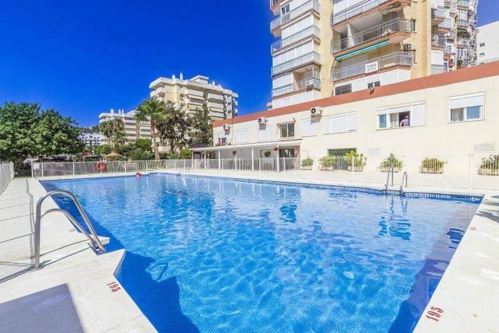 Nice And Cozy Studio At The Beachfront Benalmádena Extérieur photo