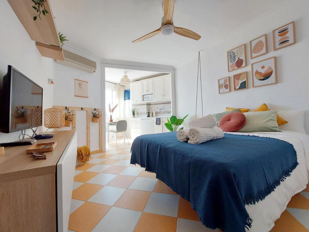 Nice And Cozy Studio At The Beachfront Benalmádena Extérieur photo