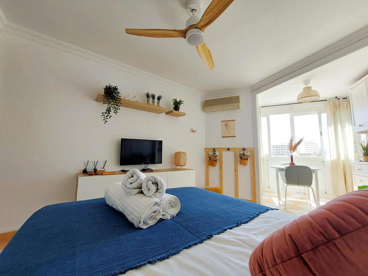 Nice And Cozy Studio At The Beachfront Benalmádena Extérieur photo